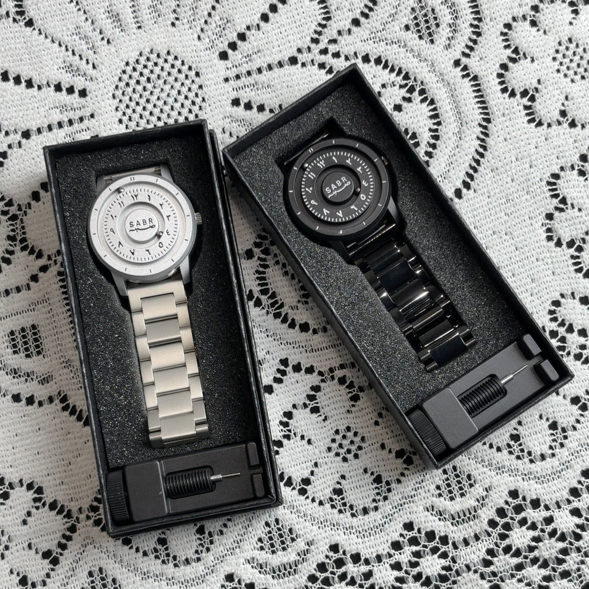 Casual Arabic Numeral Quartz Men's Watch with Magnetic Floating Design, Water Resistant, Fashionable and Unique Style